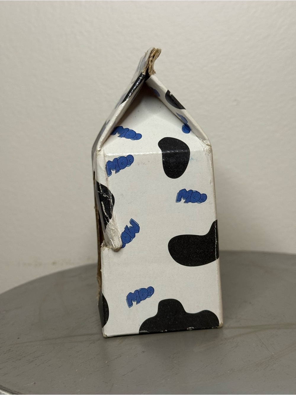 Just 1 Cowery Figurine in Cow Print Box - Picture 2 of 4